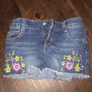 Xs. 4/5 cat and jack kid shorts